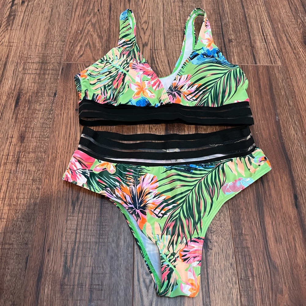 New without tags. Tropical Print Womens size large Tropical Two Piece Bikini
